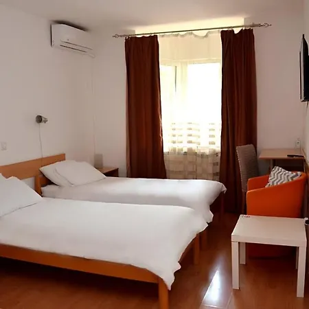7 Hotell